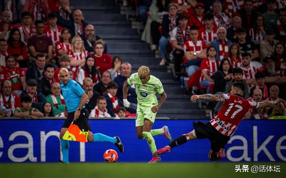 含泪再见！感人16载功勋，西甲收官战：巴萨创巅峰，莱万破纪录！